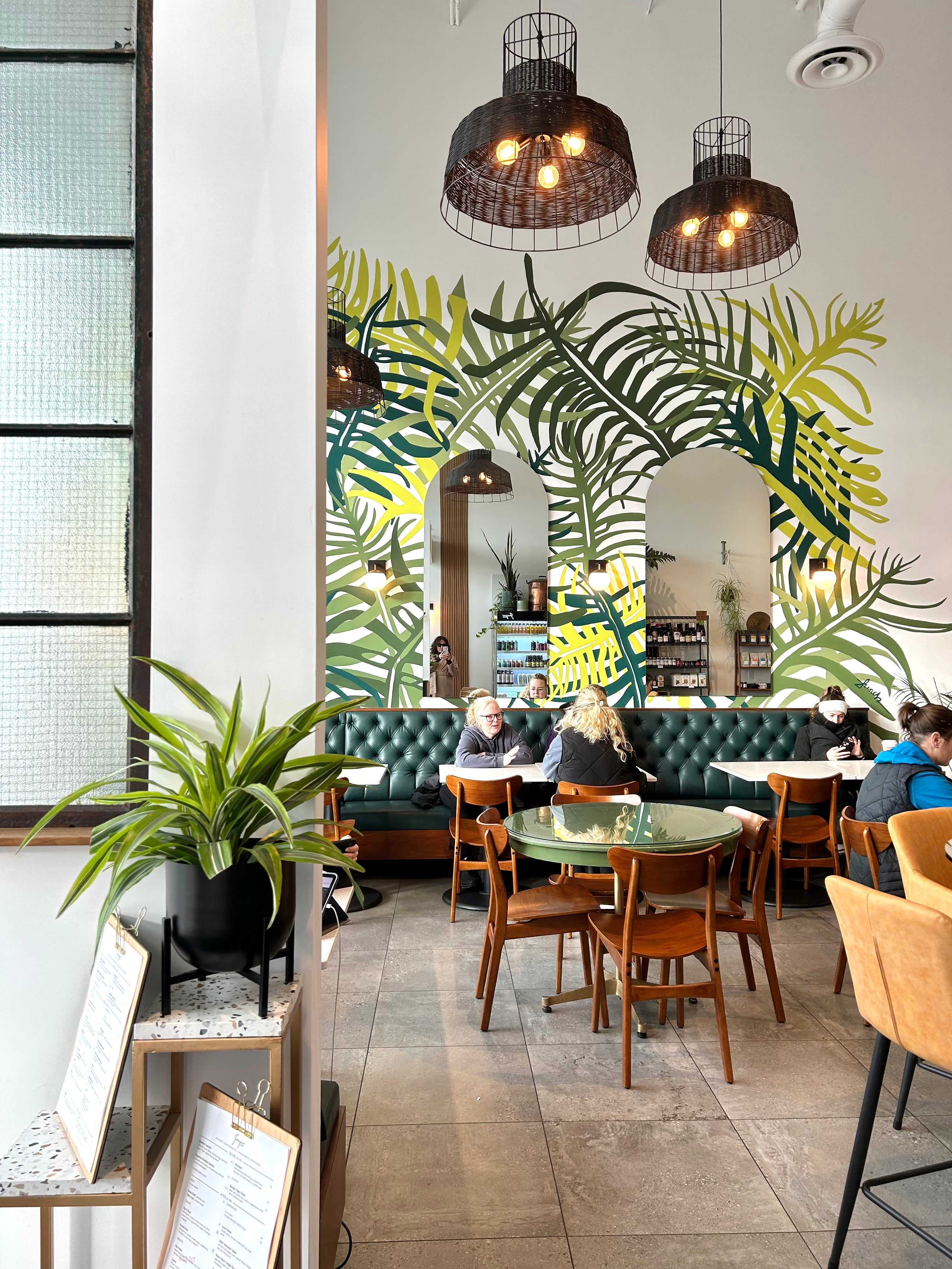 Image showing available working space at the Terra Verde location of Juniper Cafe.